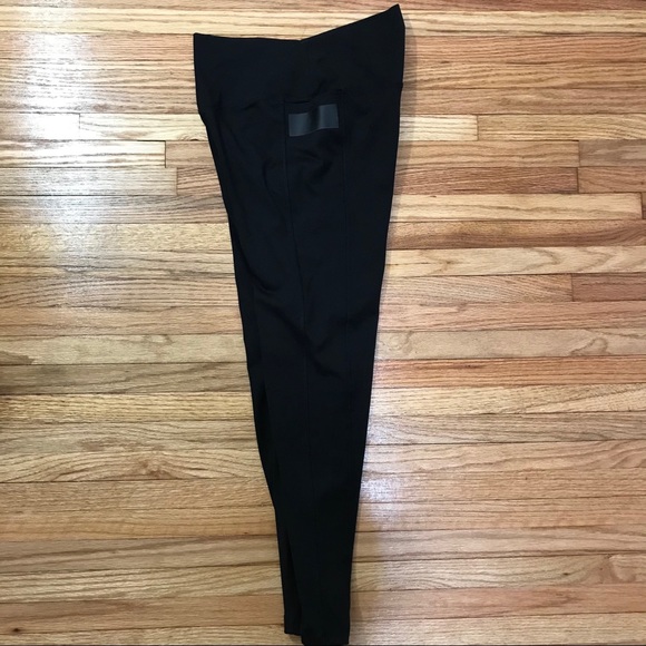 Victoria’s Secret PINK Ultimate Black Leggings - Picture 7 of 8